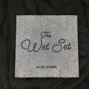 Kylie Jenner makeup pallet